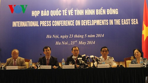 Conférence de presse internationale : le Vietnam n’écarte aucune option pacifique pour se protéger - ảnh 1